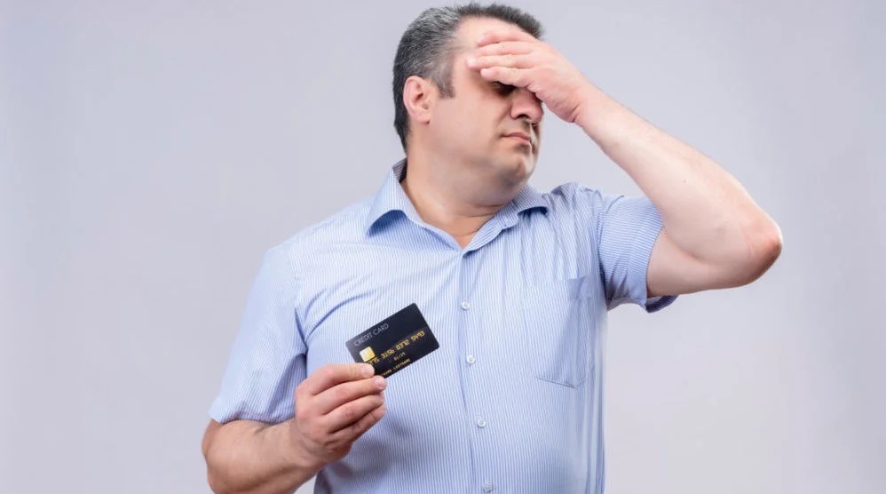 Rotativo do cartão: por que a dívida cresce tão rápido e como sair